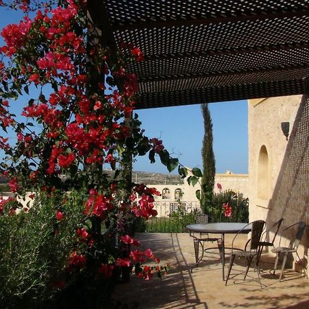 Villa Habibi Есувейра Екстериор снимка