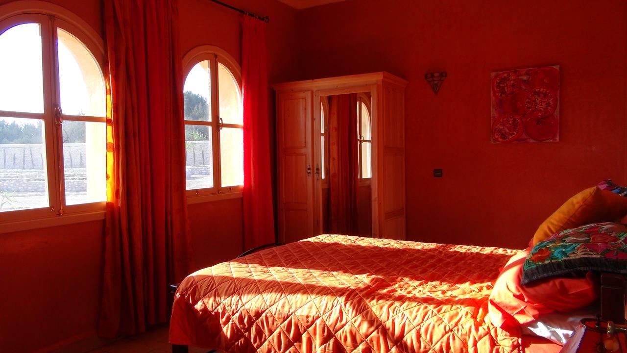 Villa Habibi Есувейра Екстериор снимка
