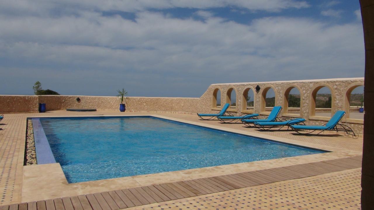 Villa Habibi Есувейра Екстериор снимка