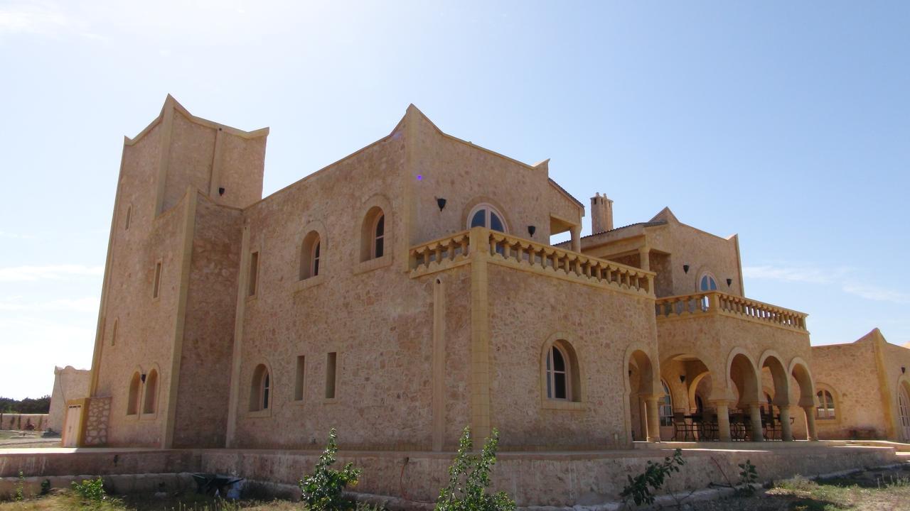 Villa Habibi Есувейра Екстериор снимка
