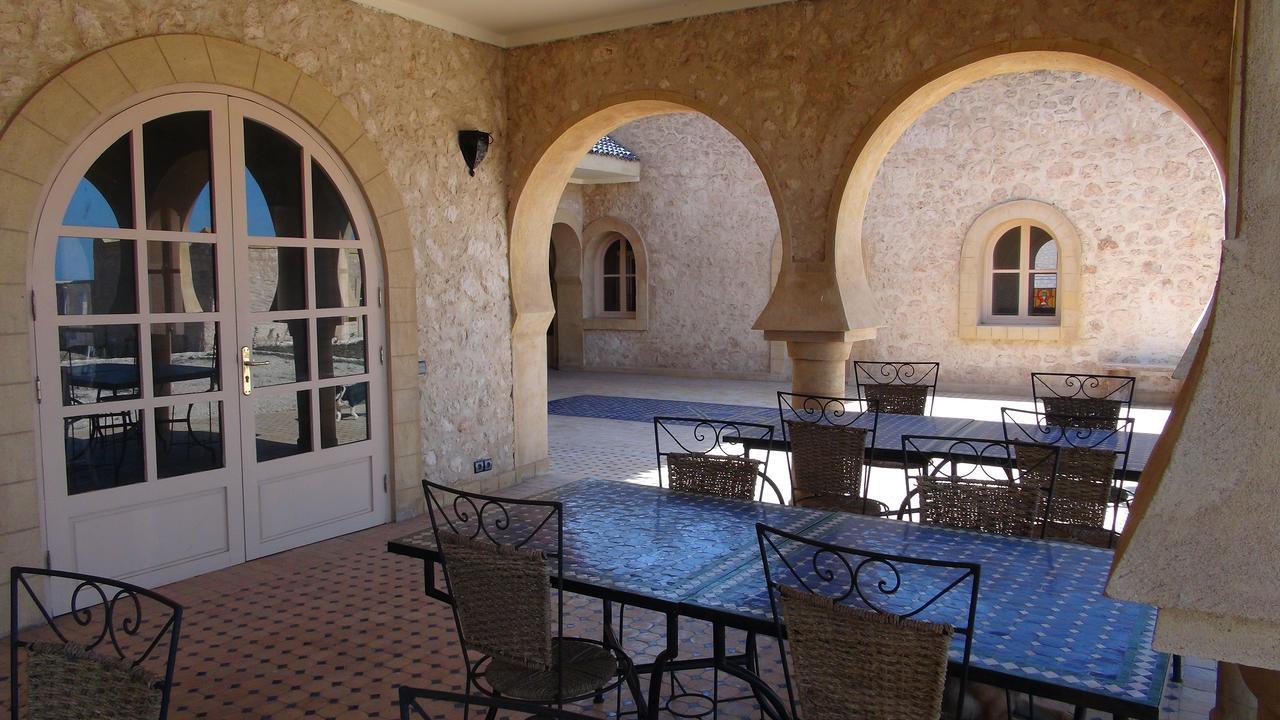 Villa Habibi Есувейра Екстериор снимка