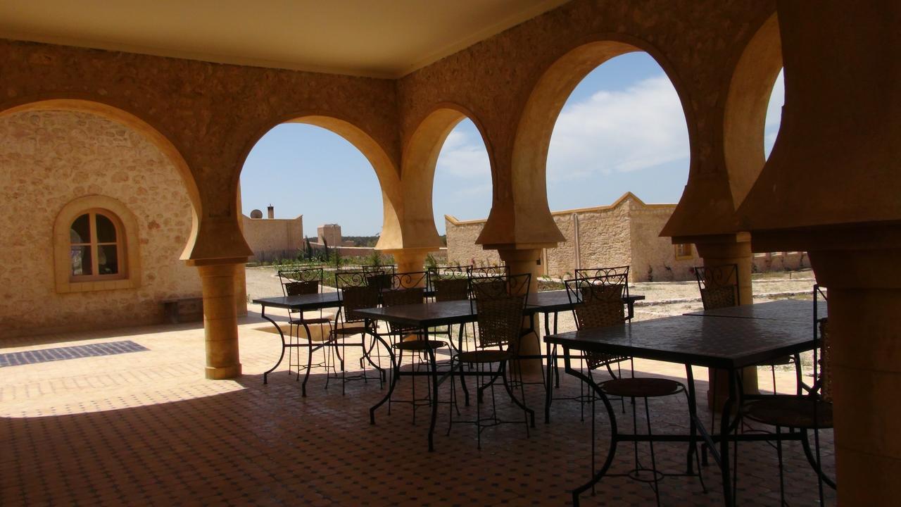 Villa Habibi Есувейра Екстериор снимка