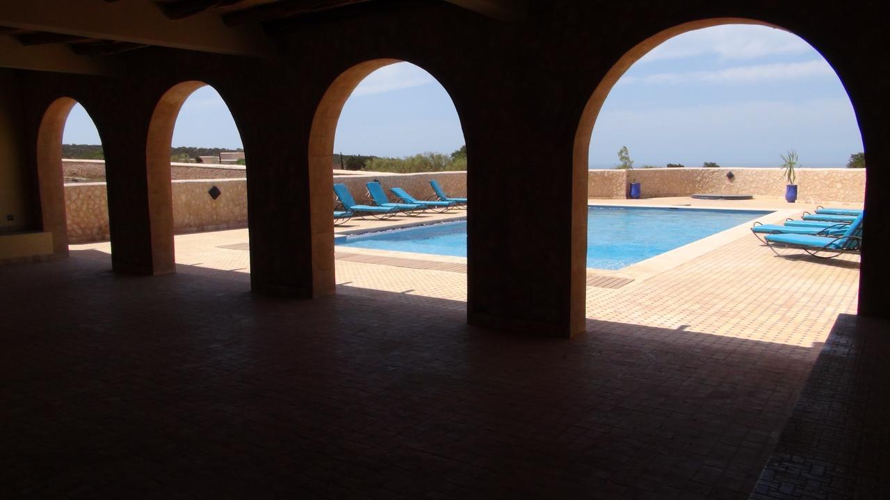 Villa Habibi Есувейра Екстериор снимка